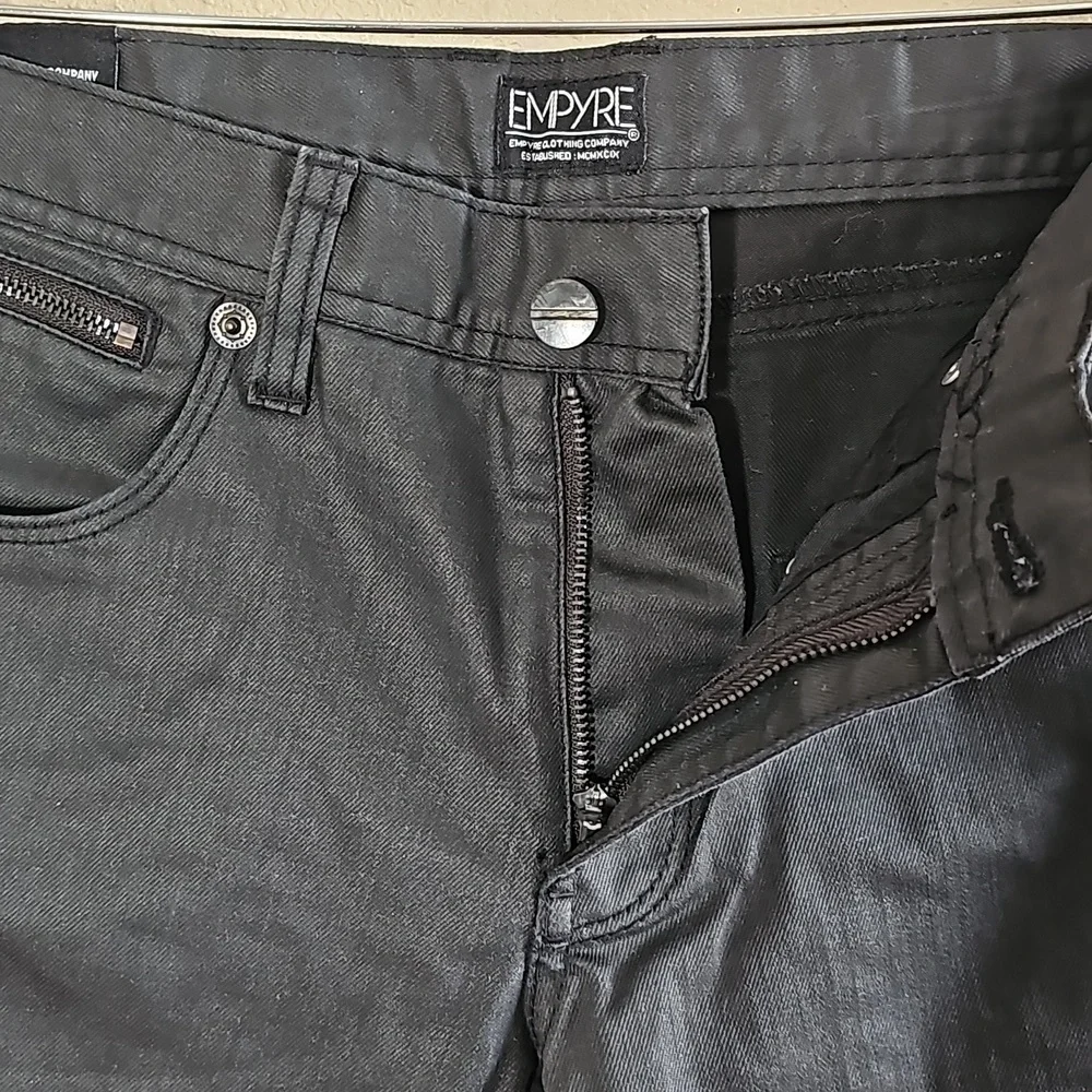 EMPYRE Jeans.